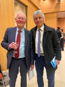 Στη φωτογραφία, ο κύριος Ιωάννης Βουλδούκης με τον Δήμαρχο Antony, Jean-Yves Senant, μετά την επανεκλογή τους.